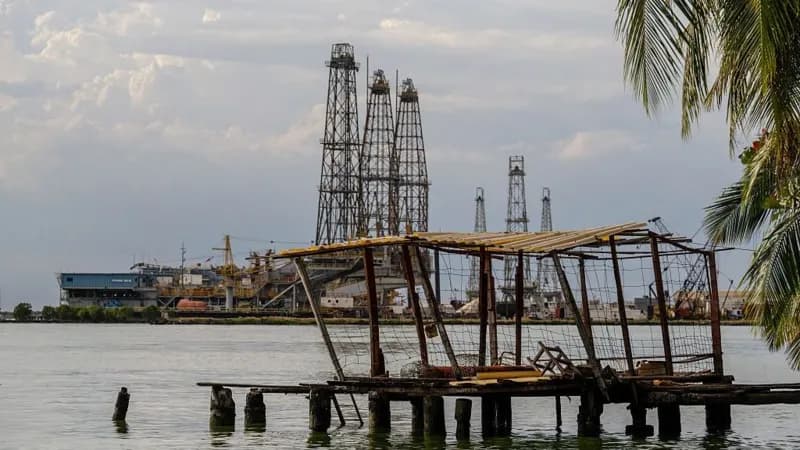 Trump hails ‘historic’ deal for US to control 65bn barrels of Venezuela’s oil
