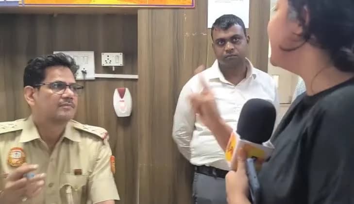 Fury across India after Delhi Police assault two Muslim women journalists - TRT World